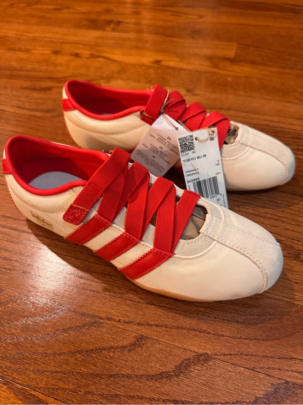 Adidas Women’s Tokyo MJW Cream & Red Casual Sneakers